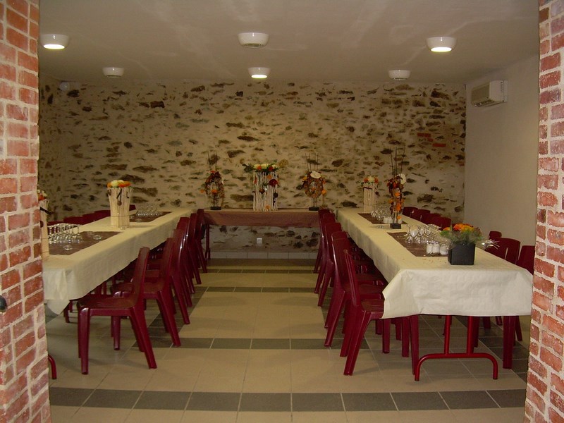 VIN HONNEUR PETITE SALLE CHEMILLE